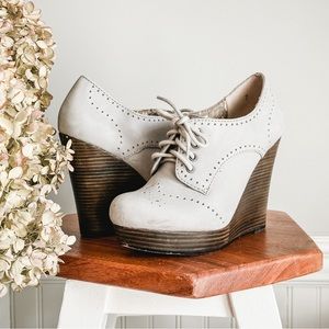 Seychelles gray oxford wedges